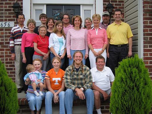 2004-06-06.portrait.6.snyder_family.bel_air.md.us 