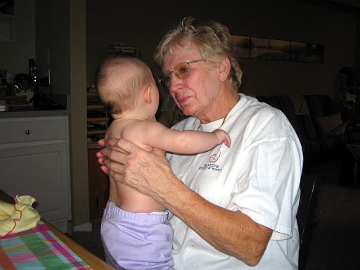 2006-04-17.portrait.baby_04_months.june-seren-snyder.2.livonia.mi.us 