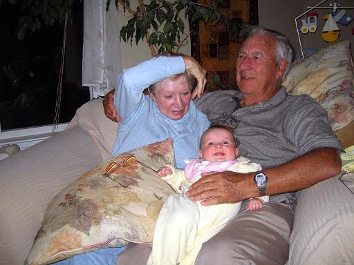 2006-04-18.portrait.baby_04_months.june-arthur-seren-snyder.3.livonia.mi.us 