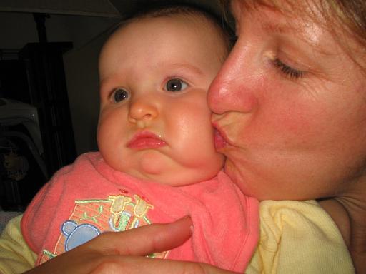 2006-05-20.portrait.baby_05_months.nessa-seren-snyder.7.livonia.mi.us 
