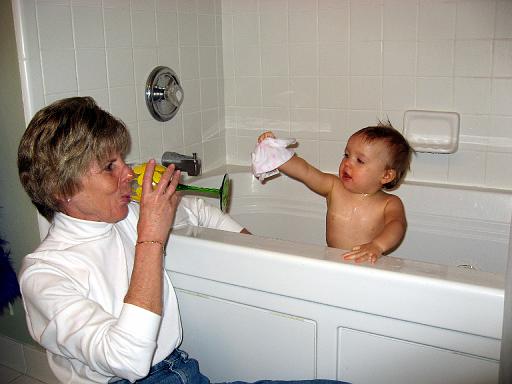 2006-11-21.portrait.baby_11_months.bath.sandy-seren-snyder.4.livonia.mi.us 