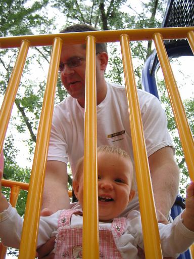 2006-09-04.portrait.baby_09_months.park.kevin-seren-snyder.1.livonia.mi.us 