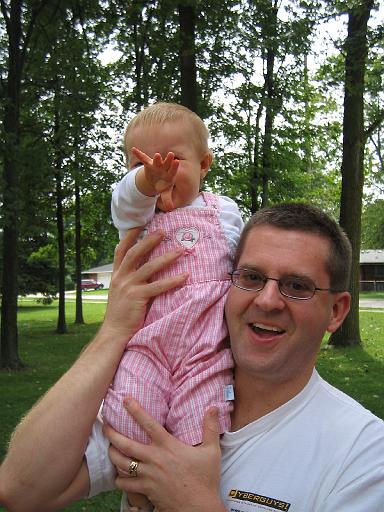 2006-09-04.portrait.baby_09_months.park.kevin-seren-snyder.6.livonia.mi.us 