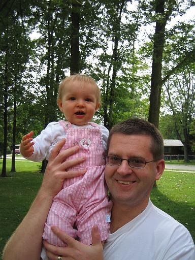 2006-09-04.portrait.baby_09_months.park.kevin-seren-snyder.7.livonia.mi.us 