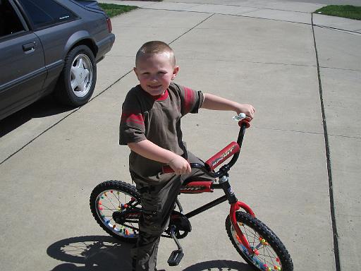 2006-04-15.portrait.ethan.bike.1.livonia.mi.us 