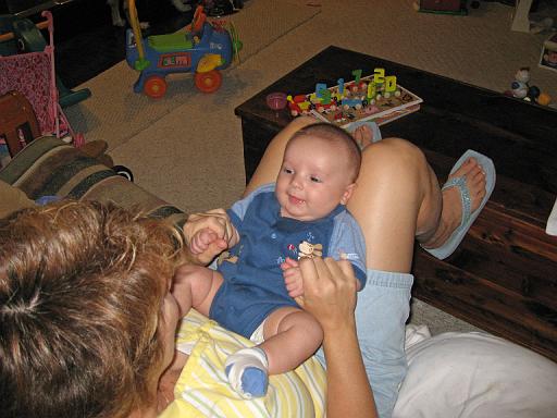 2007-10-04.portrait.baby_02_months.12.ronan-snyder.livonia.mi.us 
