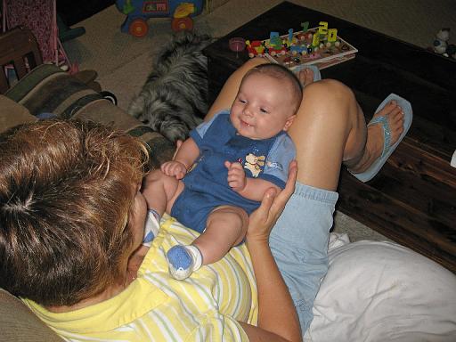 2007-10-04.portrait.baby_02_months.14.ronan-snyder.livonia.mi.us 