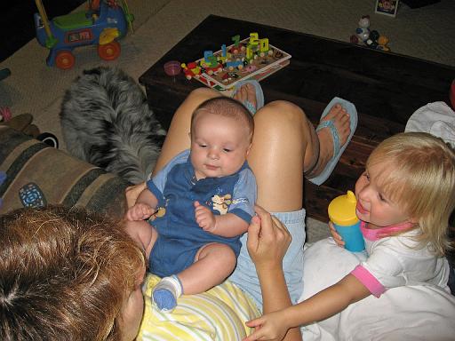 2007-10-04.portrait.baby_02_months.15.ronan-snyder.livonia.mi.us 