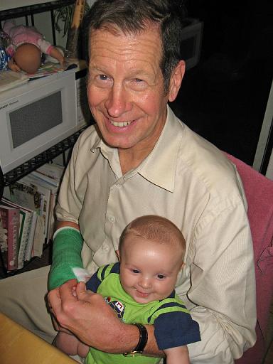 2007-10-07.portrait.baby_02_months.17.wendy-ronan-snyder.livonia.mi.us 