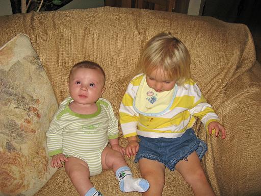 2007-10-19.portrait.baby_02_months.41.seren-ronan-snyder.livonia.mi.us 