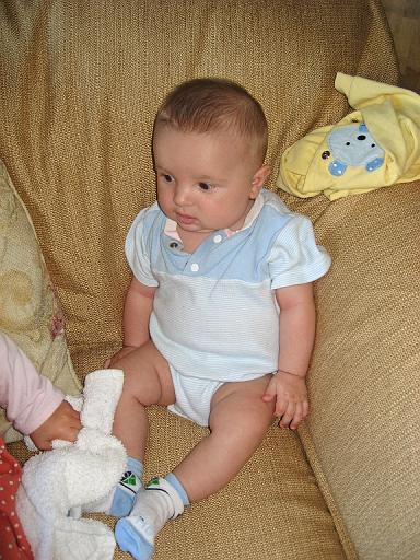 2007-10-22.portrait.baby_02_months.47.ronan-snyder.livonia.mi.us 