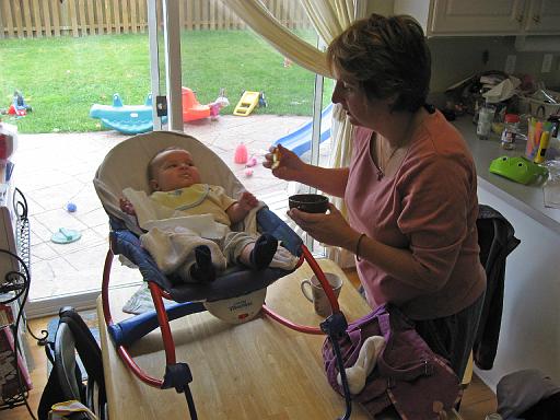 2007-11-12.portrait.baby_03_months.07.nessa-ronan-snyder.livonia.mi.us 