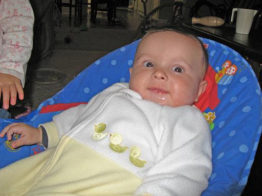 2007-11-30.portrait.baby_04_months.01.ronan-snyder.livonia.mi.us 