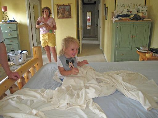 2007-07-31.bed_linen.playtime.05.seren-nessa-ronan-snyder.livonia.mi.us 
