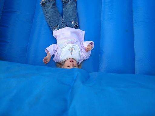2007-10-12.inflatable_bouncer.2.matti-seren-snyder.livonia.mi.us 