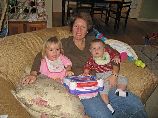2007-12-29.portrait.nessa-ronan-seren-snyder.03.fav.livonia.mi.us 