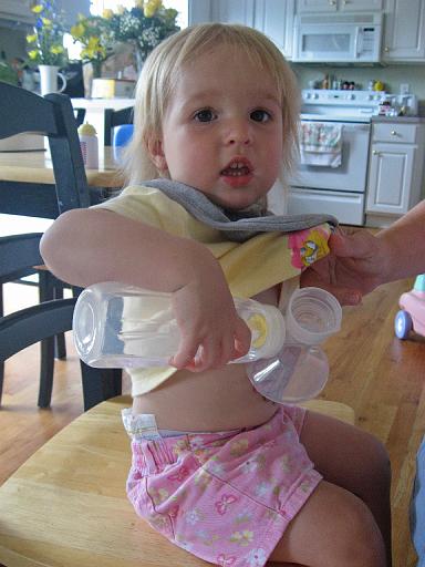 2007-07-28.breast_milk_pump.seren-snyder.02.livonia.mi.us 