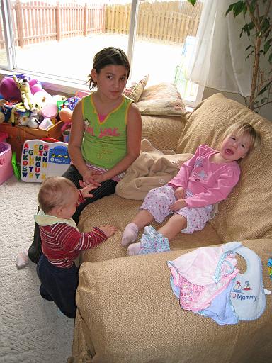 2008-03-21.portrait.baby_07_months.72.katie-seren-ronan-snyder.livonia.mi.us 