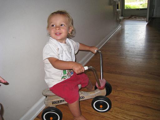 2008-08-11.portrait.baby_12_months.032.ronan-snyder.livonia.mi.us 