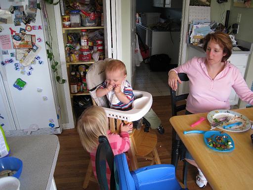 2008-05-19.playing.highchair.02.seren-ronan-nessa-snyder.livonia.mi.us 