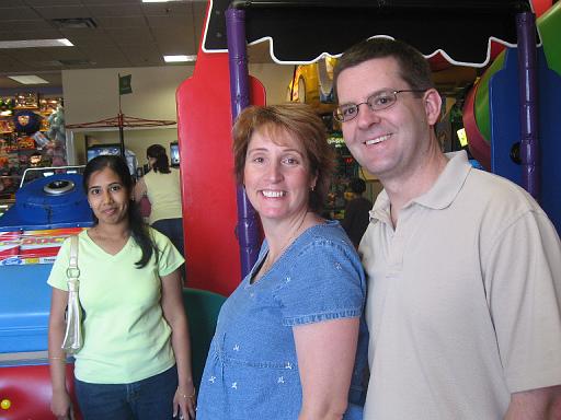 2007-06-10.chuck_e_cheese.4.sasi-kante-seren-snyder.troy.mi.us 