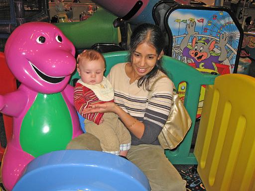2007-12-28.chuck_e_cheese.02.ronan-snyder.rochester.mi.us 