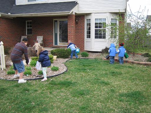 2006-04-16.easter_egg_hunt.2.livonia.mi.us 