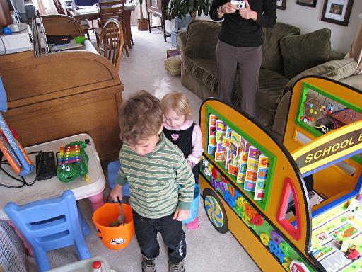 2008-03-23.easter_egg_hunt.04.seren-snyder.livonia.mi.us 