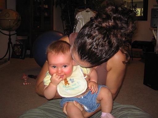 2006-06-14.portrait.baby_06_months.jen-seren-snyder.1.northville.mi.us 