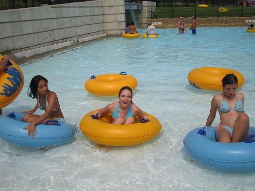 2006-07-27.waterpark.red_oaks.tubing.carlene-lisa-elizabeth.1.madison_heights.mi.us 