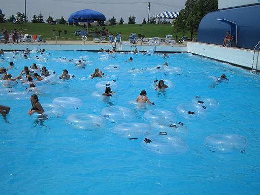 2006-07-27.waterpark.red_oaks.wave_pool.carlene-lisa-elizabeth.1.madison_heights.mi.us 