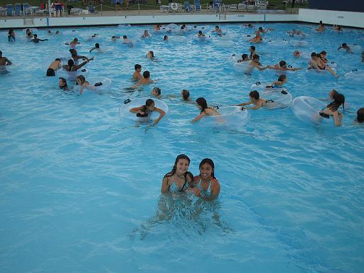 2006-07-27.waterpark.red_oaks.wave_pool.carlene-lisa.1.madison_heights.mi.us 
