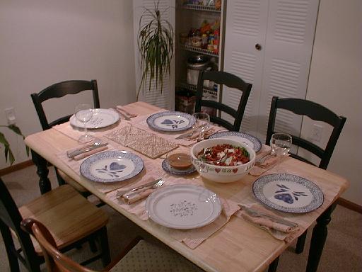 1999-00-00.belleville.nessa.apartment.dinner_table.belleville.mi.us 