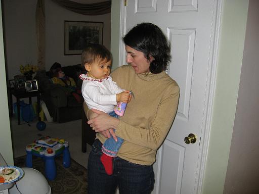 2006-11-19.seren.1yr_birthday.rebecca-lucy.2.livonia.mi.us 