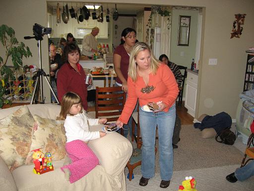 2006-11-19.seren.1yr_birthday.val-briana-cindy.1.livonia.mi.us 