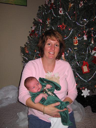 2005-12-18.christmas.baby.nessa-seren-snyder.1.livonia.mi.us 