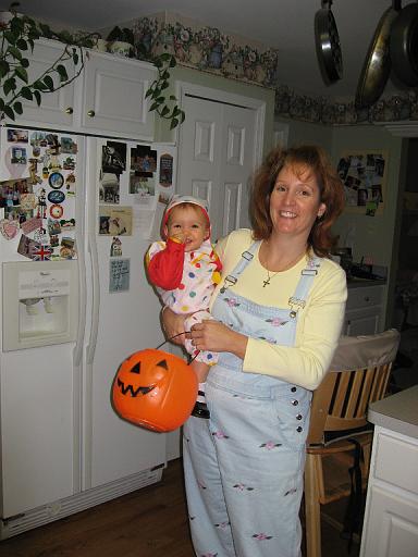 2006-10-31.halloween.baby_11_months.nessa-seren-snyder.1.livonia.mi.us 