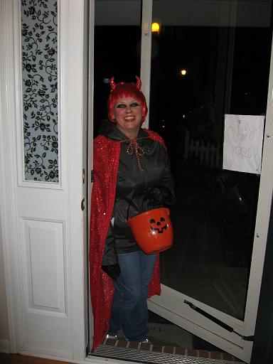 2006-10-31.halloween.cindy.1.livonia.mi.us 