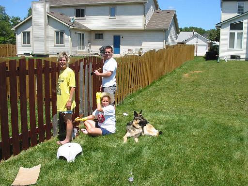 2006-07-06.fence.6.nessa-kevin-sandy-snyder.livonia.mi.us 