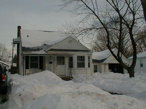 1999-01-17.winter.yard_front.1.redford.mi.us 
