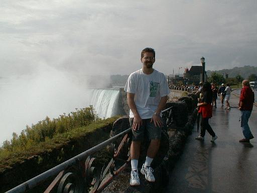 1999-00-00.kevin-snyder.2.niagra_falls.ca 
