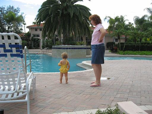 2006-12-23.clubhouse_pool.seren-nessa-snyder.5.venice.fl.us 