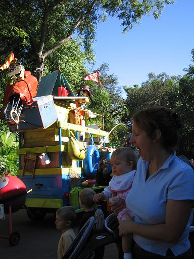 2006-10-24.parade.5.animal_kingdom.orlando.fl.us 