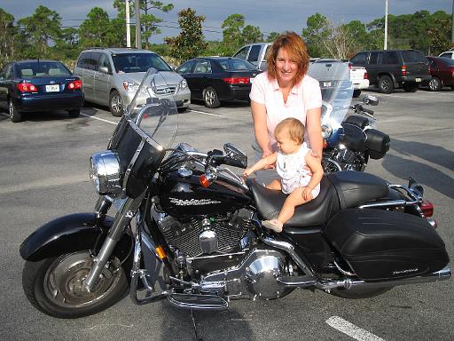 2006-10-23.motorcycle.nessa-seren-snyder.baby_11_months.2.merritt_island.fl.us 