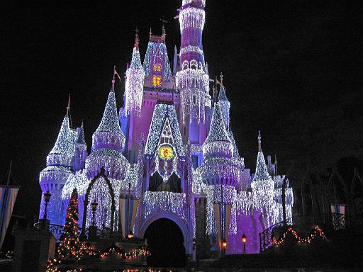 2007-12-23.castle.snow_white.03.magic_kingdom.disney.orlando.fl.us 