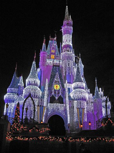 2007-12-23.castle.snow_white.04.magic_kingdom.disney.orlando.fl.us 