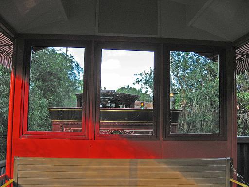 2007-12-23.train_ride.04.magic_kingdom.disney.orlando.fl.us 