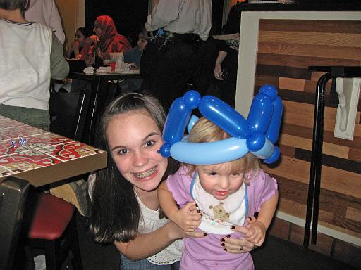 2007-12-23.balloon.crown.04.seren-snyder.orlando.fl.us 