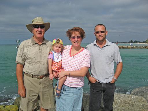 2007-12-21.jetty.arthur-dom-seren-nessa-snyder.03.venice.fl.us 