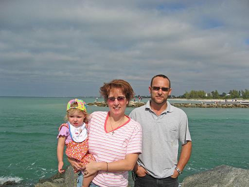 2007-12-21.jetty.dom-seren-nessa-snyder.02.venice.fl.us 